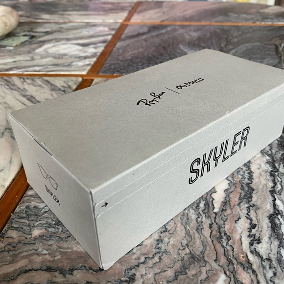 Ray-Ban Meta Skyler Sunglasses - Picture 2 of 7